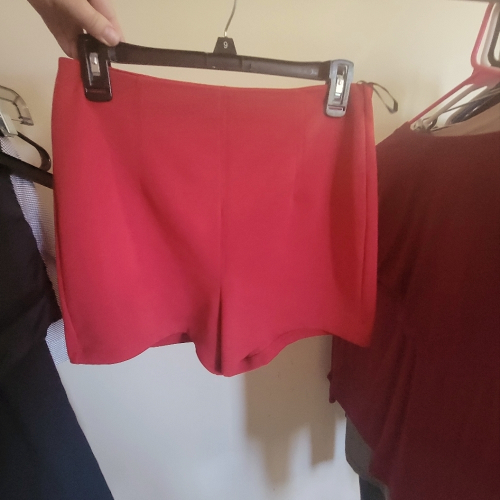 Zip up back shorts
